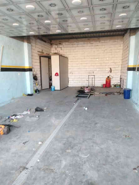 السلام عليكم محل للايجار على شارع ٦٠ قرب جامع التقوى طول المحل ١٤ متر عرضه ٦ متر كامل من  كلشي *********** كورك ***********
