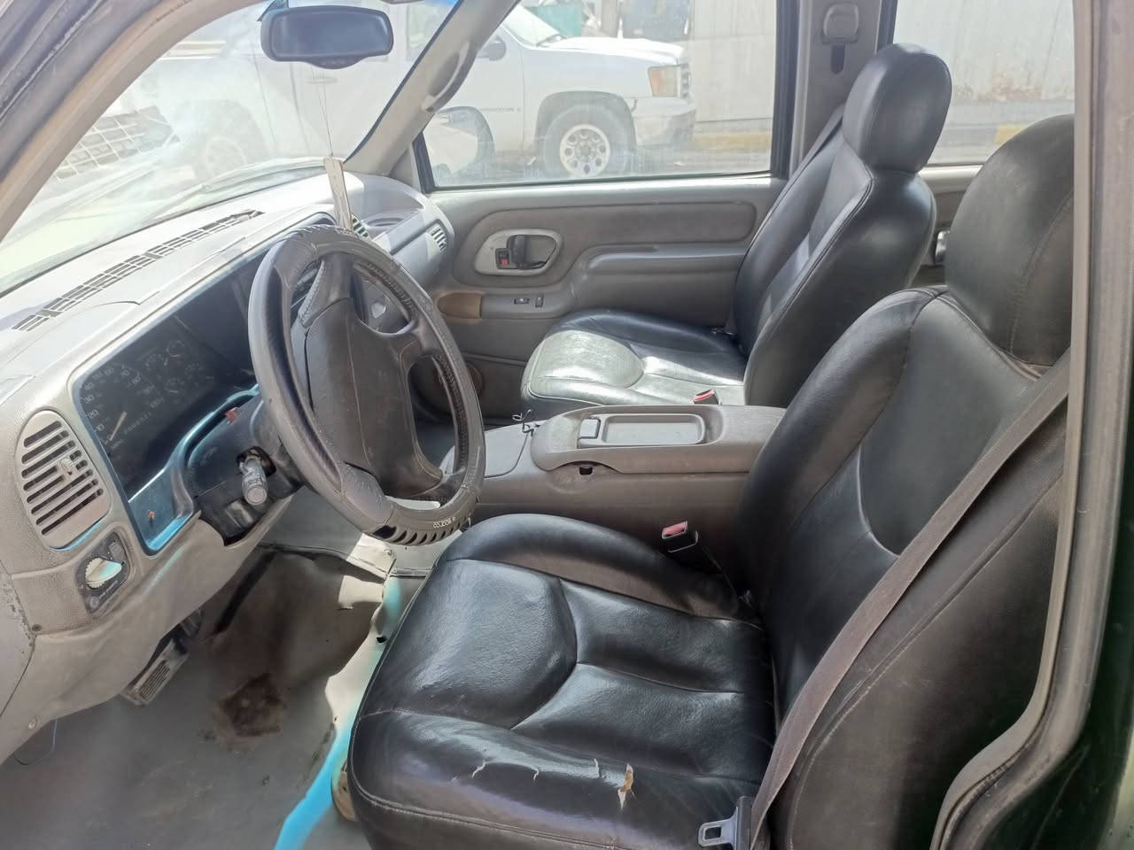 جمسي بترن ٩٤ محرك ٣٥٠ كير ٧٠٠ جدد بسمي رقم صلاح الدين وين ماكان تحول يراد له صبغ السعر٤٥ ورقه وبين مجال بغداد الشعب حي البساتين ***********
