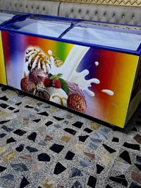 مجمدات للبيع عدد 5 شكل واحد حجم 18 قدم يعني متر و60 نضافة 100\100 شرط ...