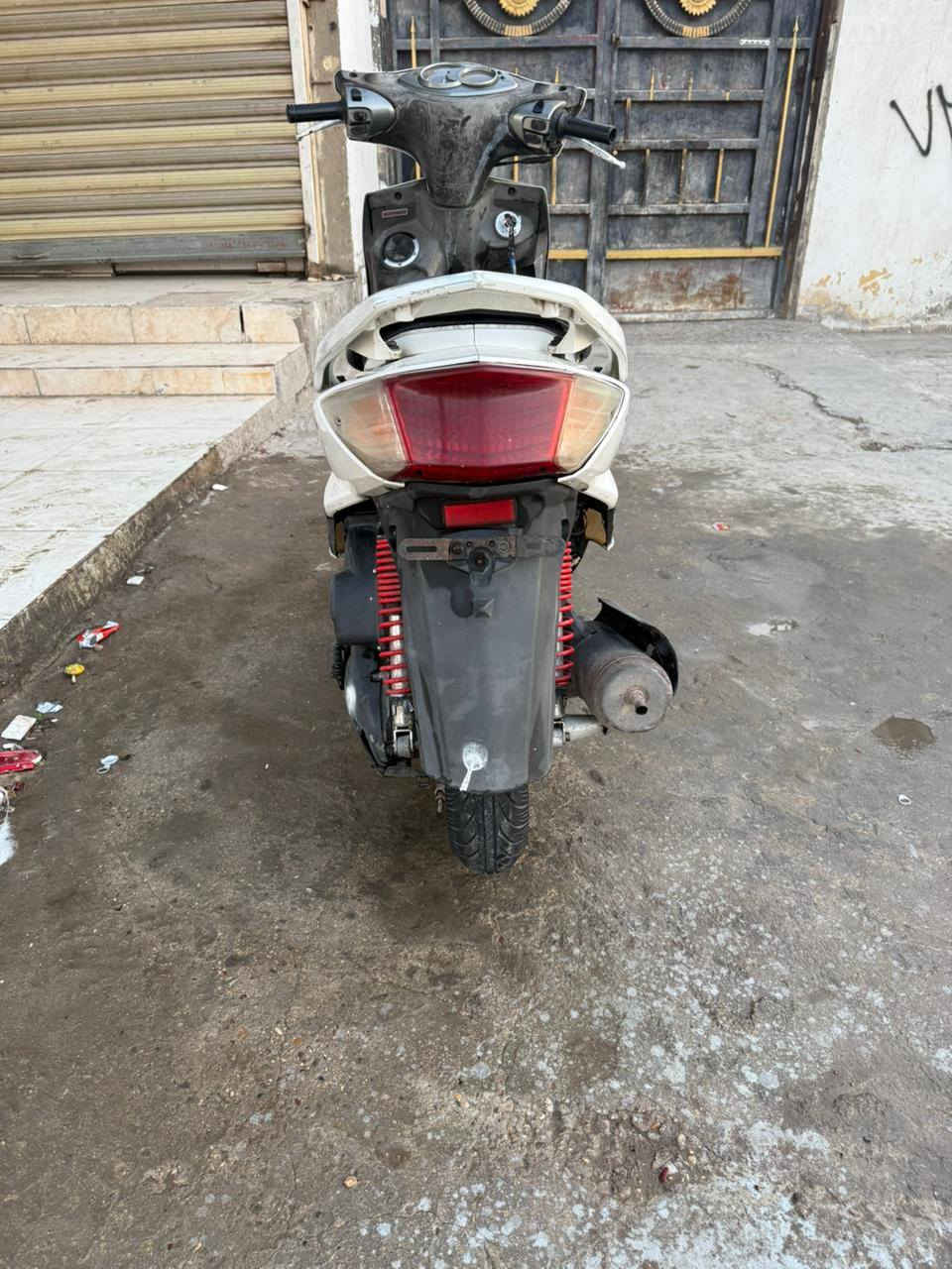 سكنس فحل للبيع كلشي شغال بيهة مكاني شهداء السيدية تقاطع درويش  سعر 800/  ***********
