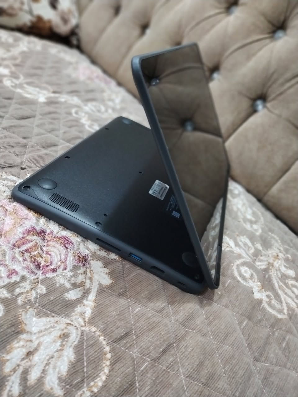 لابتول وايباد نوع لينوفو لمس مع شاحنه اتصال السعر ع رقم ***********
