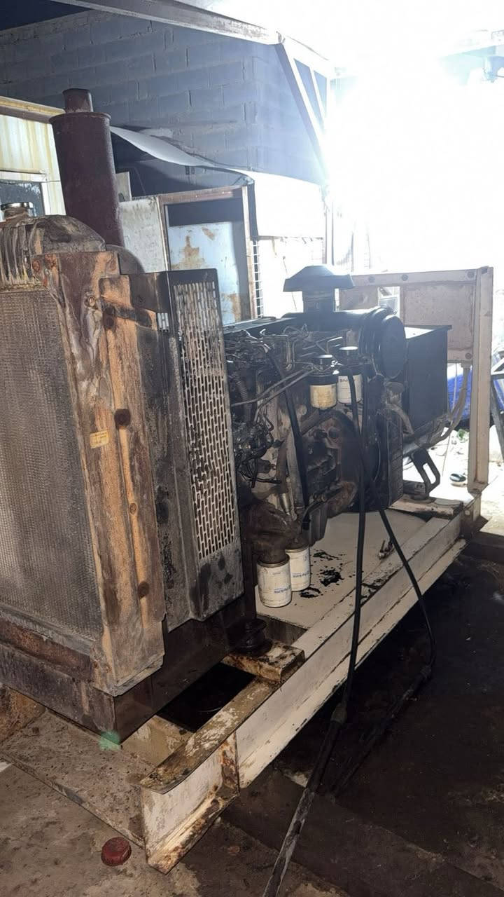 مولد للبيع بيركنس 100kv
مكان المولد كربلاء 
***********
