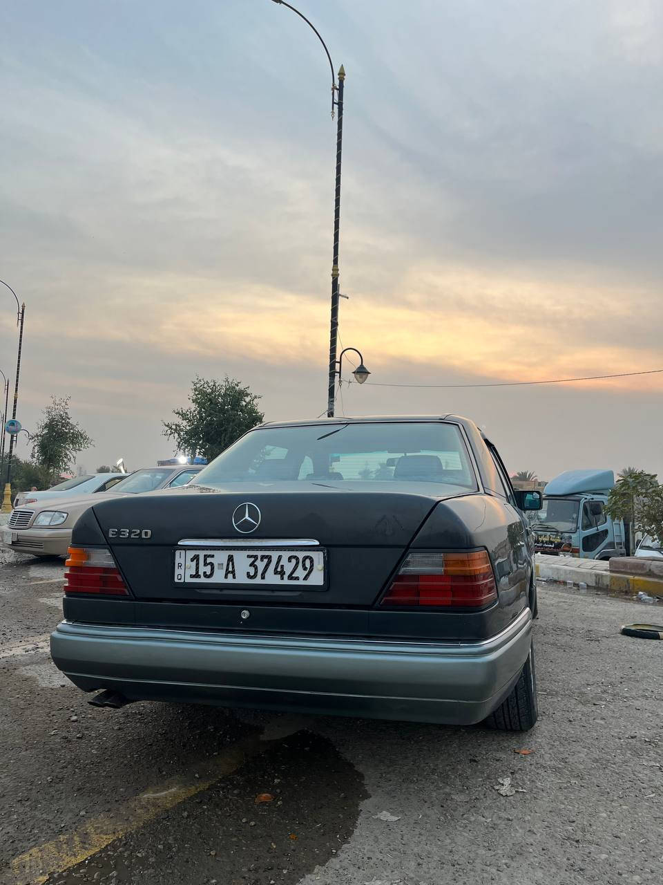 موديل 1994 بيبي اصل
محرك خراطيم ٣٢٠ لاتنقيص ولا تبخير شرط

كير بلاد اربع نمر مكفول

فتحه شغاله طكتين

كراسي كهرباء وخزن

كهربائيات كله بلاد ومابيه شي ميشتغل

بكات ولايتات جدد واصليات 

سنويه لل ٢٨ بسمنه تحويل ثاني يوم

عوزه ترتيبات بلحداديه فقط
السعر ٧٥ وبيه مجال بسيط

***********
