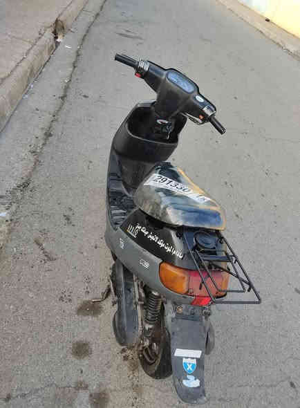 ماطور للبيع كهربائياته كلها شغاله ماعده السف هورن كيج السرعه كيج البانزين شغال السعر 250 أو بي مجال الرقم *********** المكان ايسر حي السكر
