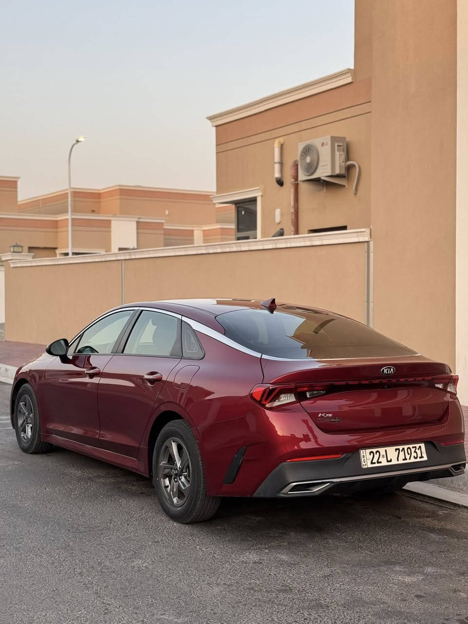 كيا كي فايف 
موديل K5 2021  LX
رقم اربيل وكالة تحويل
ماشية 63 الف ميل 
حجم المحرك 1600 تيربو
حادثهه موضح بالصور بدون تبديل اي قطعه 
صبغ فقط جاملغ ونصف البنيد
ايرباك بردة فقط
مواصفات
نظام تنبيه حركه السيارات
توقف ذاتي  
 رادار أمامي  
 رادارات جانبيه 
رادارات خلفيه
 نظام تحديد مسار
 قيادة اليه
 نظام ذكي
 مانع انزلاق 
مثبت سرعه 
فتح صندوق ذكي 
السعر 148 وبي مجال بسيط للشراي
مكان السيارة البصرة مدينة النرجس 
للاستفسار ***********
