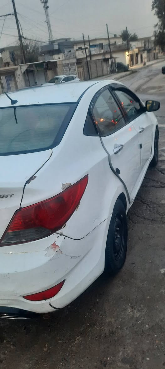 اكسن مضلع ٢٠١٢  بسمي + كربون بنزي
كير محرك شرط 
مصبوغ عام
بيها ضربه من صندوك جاملغ بيهم معجون  
***********
السعر 70
