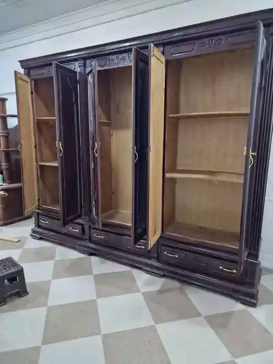 سلام عليكم ورحمة الله تعالى و بركاته 
متوفر خزانة نظيفة 👌بوا روج
متوفر خدمة توصيل لولايات شرق
مرحبا بيكم


**إذا كنت صاحب هذا الإعلان وتريد حذفه لأي سبب، رجاءا أرسل رسالة إلى الدعم الفني**