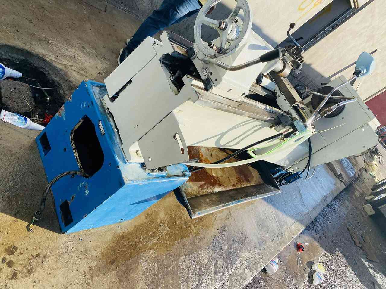 متوفر تورنة صيني واحد متر تفر ٣٢ سم على السلايد تحتوي على كصة ارتفاع الكصة ١٥ سم  كلج كهربائي النضافة جيدة 
السعر ٢٠ ورقة نهائي
عنوان موصل 

للمعلومات الاتصال على 

***********
