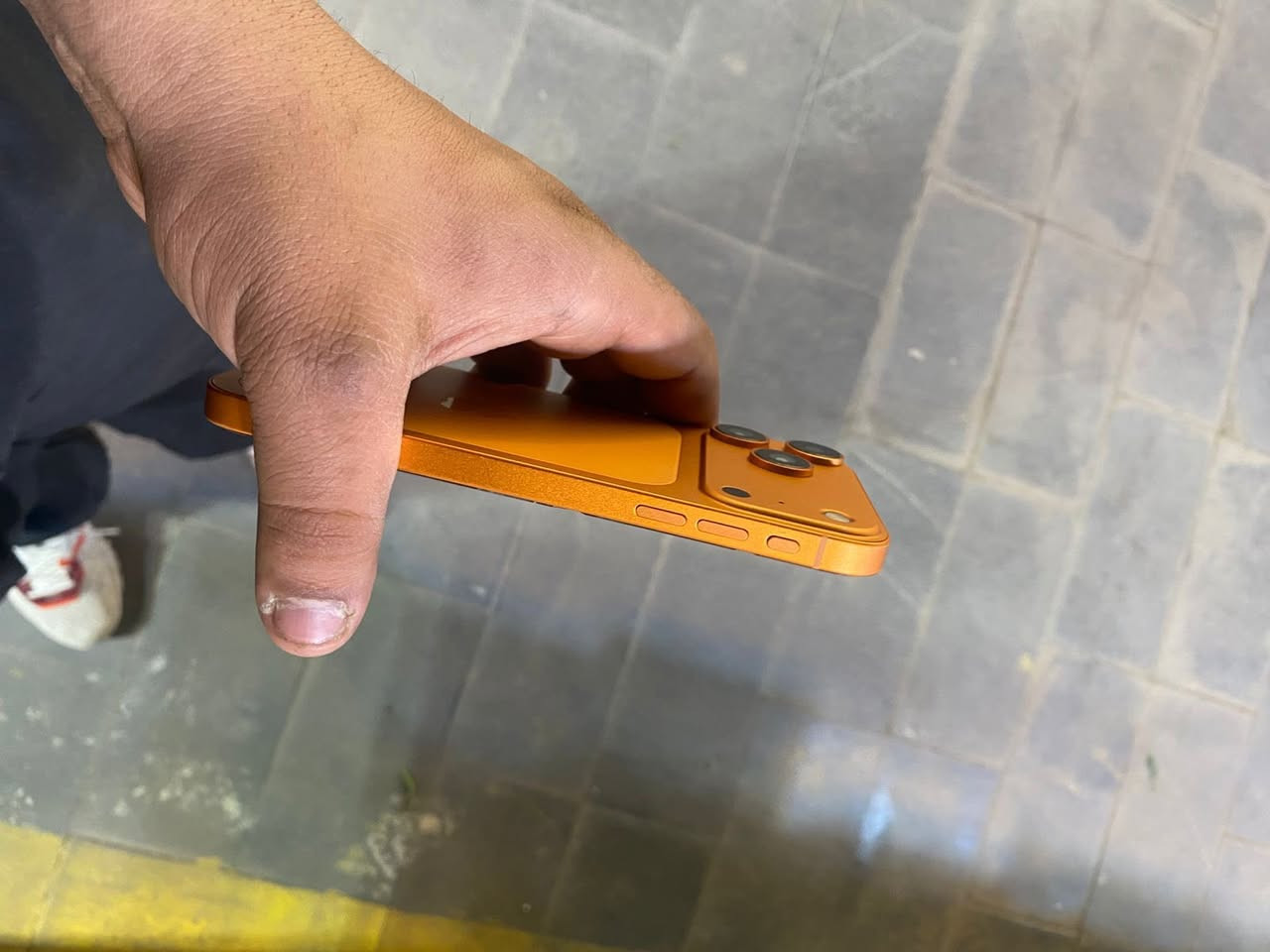 السلام عليكم اسفون اكس آر. محور آيفون ١٧ ذاكره ٦٤ دبل شريحه مبدل بي اي شي بطاريته ٨١ الجهاز مالي اي إشكال بس دكمه الباور  تشكل يتصلح ما يكلف هواي الجهاز يخبل بعد احله بل حقيقه للمراوس بآيفون فقط المنصور تقاطع الرواد***********
