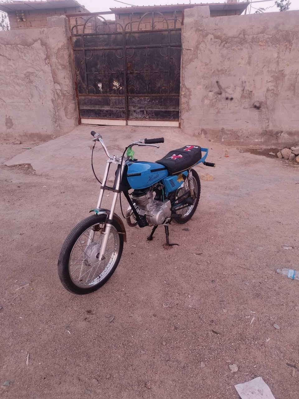 دراجه يراني دوات للبيع سعره 300 وبيه مجال مكاني لبصره حكيميه رقمي *********** محرك مفتوح
