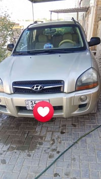 توسان للبيع موديل 9 جهزه من كلشي بسمي07811544533