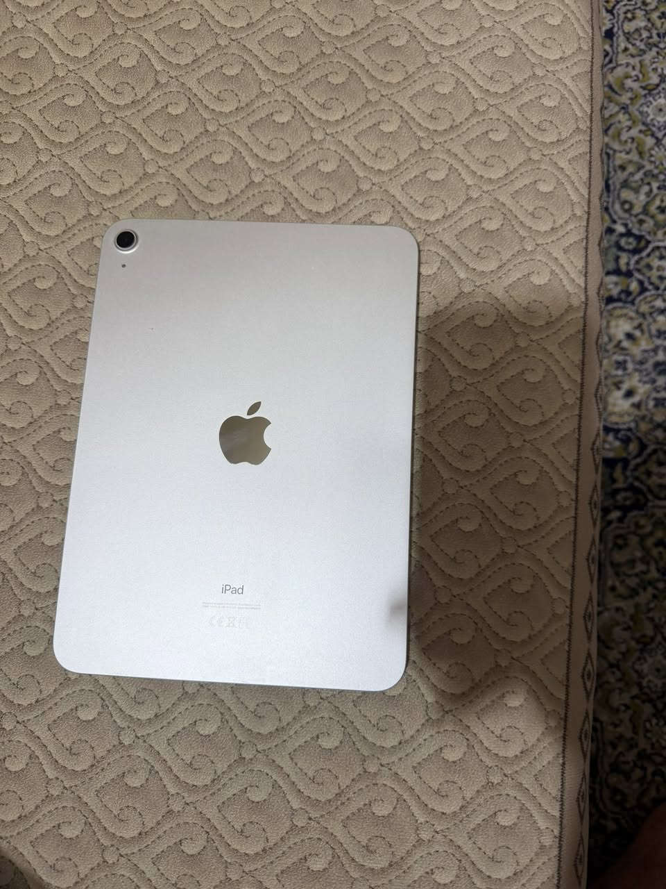 سلام عليكم ايباد 10 للبيع
ذاكرة 256 بطارية 99 
الجهاز ما مفتوح أطي بي ضمان 
غراضه كاملة شاحنة ولكارتونه 
مكاني بغداد الشعلة 
*********** بي واتساب

