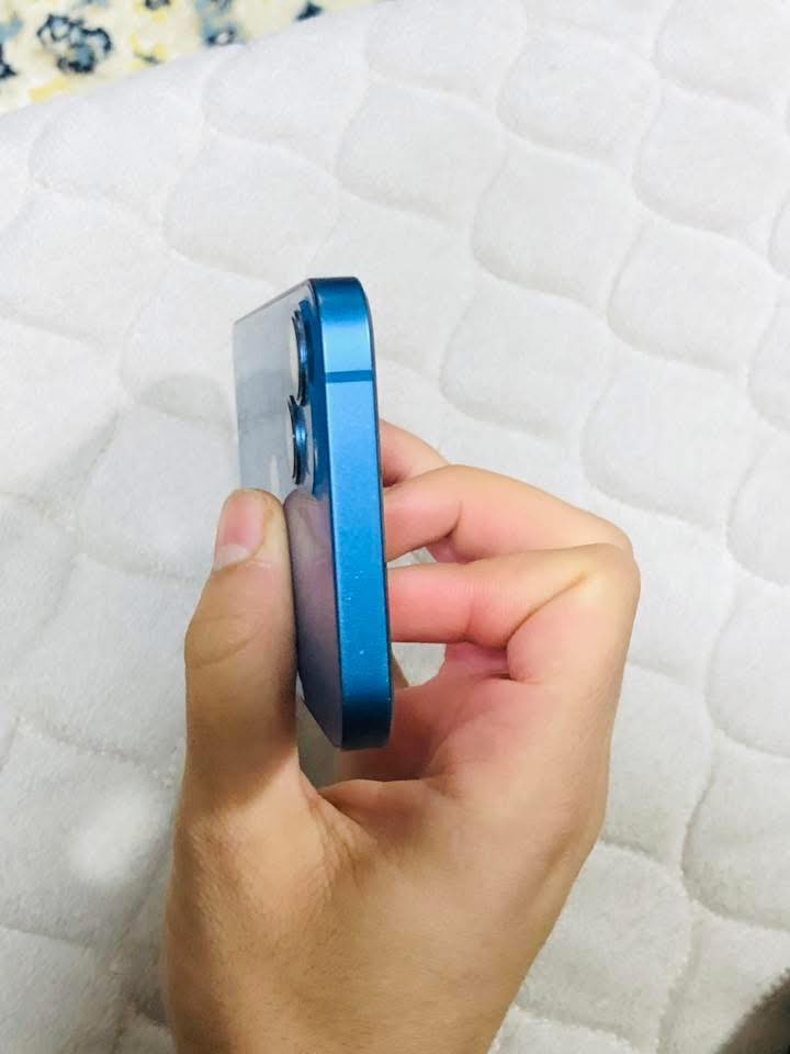 13 عادي
وتربروڤ 

ذاكرة: 128

بطارية: 83

تك سيم+e sim (شريحة الكترونية)

جهاز نورمان 

السعر:400 وبي مجال

***********
