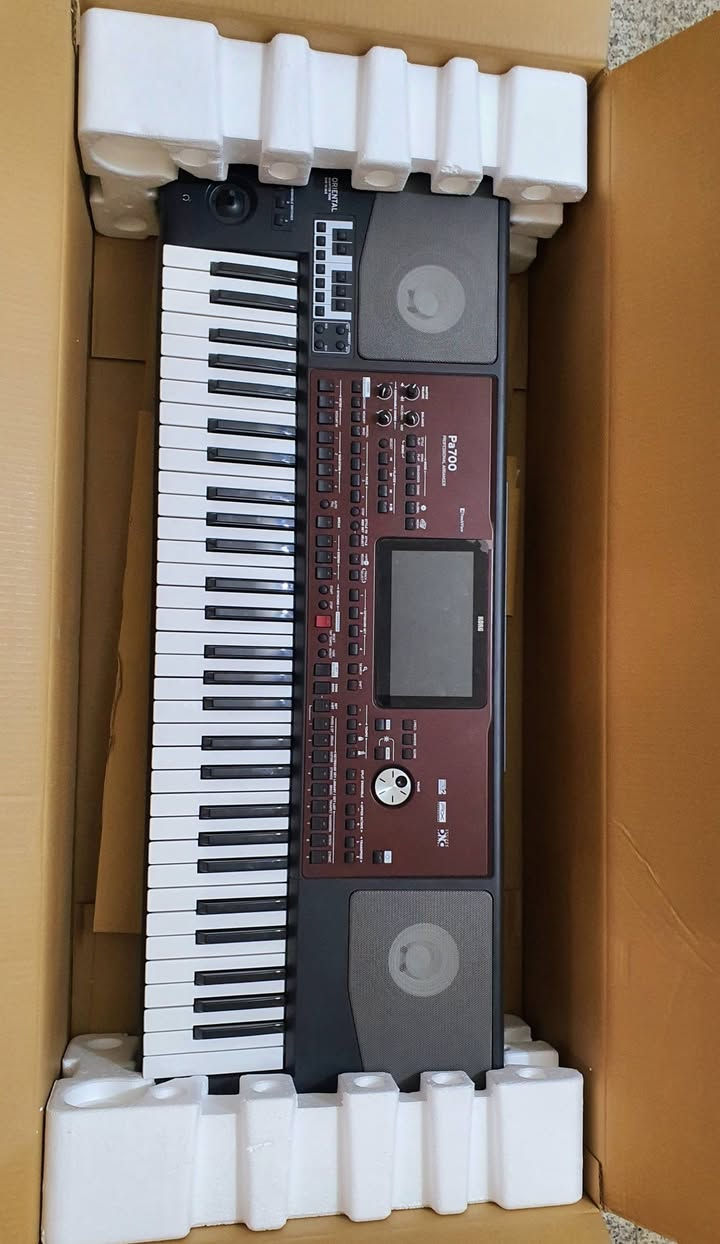 السلام عليكم
Korg (Pa 700)
بي سيت مفول (سيت العزاوي)
ما مفتوح لا تنظيف ولا تصليح (اخو الجديد) 
مستعمل بيت مو حفلات ٤ اشهر 
ملحقات (حقيبة + ستاند + سيت فول + كارتونة)
مكان : بغداد الدورة 
تفاصيل خاص


**إذا كنت صاحب هذا الإعلان وتريد حذفه لأي سبب، رجاءا أرسل رسالة إلى الدعم الفني**