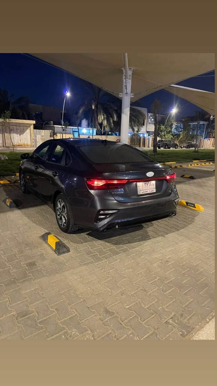 تحية طيبة 
فورتي وارد أمريكي 2021 حادثها تقرير غرق مع قطعتين صبغ بيبان جهة السائق بدون ايرباك رقم بصرة معوقين مكينة 2000 دوش مواصفات معروفة شاشة كبيرة تحديد مسار السيارة جاهزه بدون مصرف مكان البصرة أبي الخصيب السعر 135 وبيها مجال مامتواجل ع الفيس للاستفسار التواصل مع الرقم *********** البصرة, العراق
