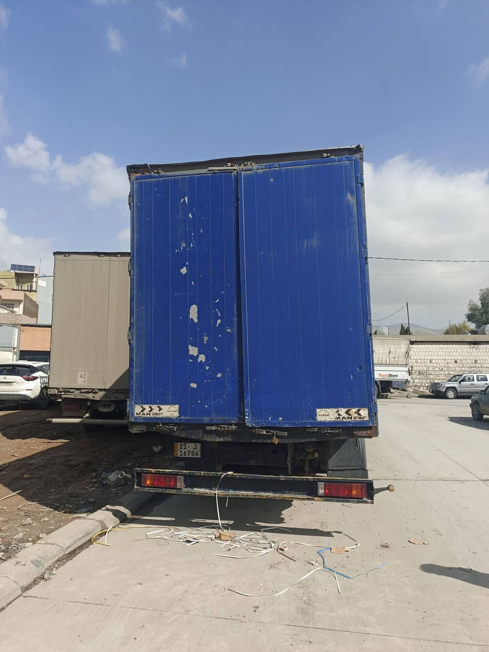 مان تيكه  2003 مكينه بم ونوزل 460 كير عادي رقم سليمانية بسمي تحويل مباشر تخم تاير سعر 150 رقم هاتف***********
