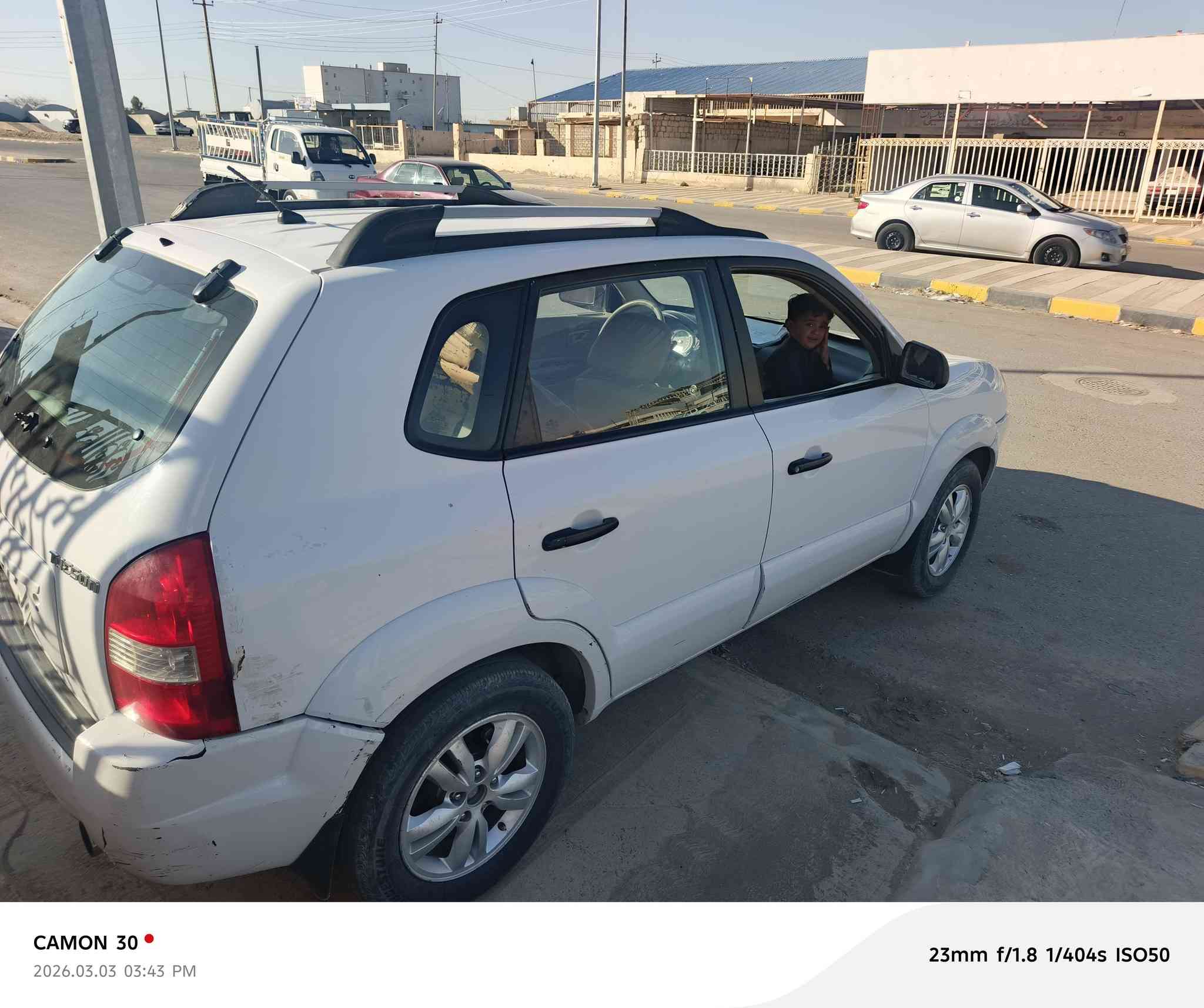 السلام عليكم 
هونداي توكسان ادوات 
موديل ٢٠٠٩ ابيض اللون
الضرر نصف جاملغ امامي ونصف جاملغ خلفي 
رقم نينوى صدامي ماندل راعيها ابيعها ادوات 
محرك ٢٠٠٠ كير ومحرك شرط صدر جديد 
ارضيه جلد 5 راكب السياره احلى من الصور 
العنوان صلاح الدين بيجي المزرعه 
السعر ٦٨ وبيها مجال للشراي يرهم مراوس 
رقم الهاتف ***********/ ***********
