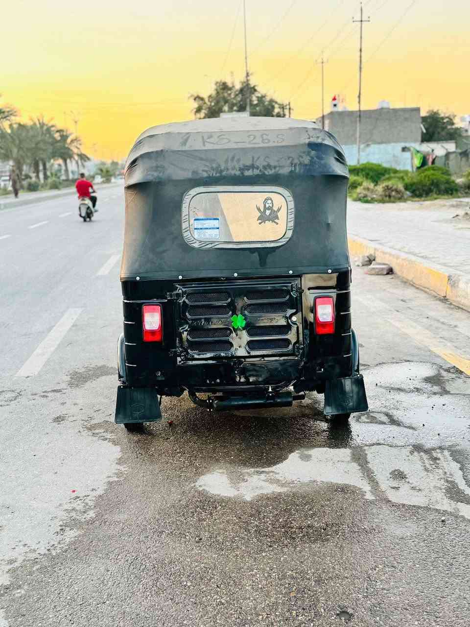 سلام عليكم شلونكم شباب تكتك لبيع موديل 2016 /11 /28  تكتك حلوه نظيفه تعمير عام صبغ جماليه السعر 4500  بيه مجال كهربائيات كلها شغاله اوراق المصطفى مدفوع بس جمرك من الرقم الالوان بغداد شعب حي التجار رقم الهاتف *********** اتصل علي وبخير وتدلل 📞🫶🏻
