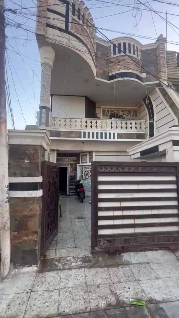 دارللبيع🏠

دار للبيع🏠

150 متر (6*25) في منطقة تراث الشرطه الخامسه 
الطابق الارضي مدخلين 
استقبال ومطبخ وهول داخلي و2غرف نوم وخدمات داخليه وخارجيه 

الطابق الثاني 2غرف نوم سويتات 
بناء بعد 2010 بيت نضيف والمربع البي البيت مرتب 

لمعرفة السعر والاستفسار ***********(عباس الملحاني)
