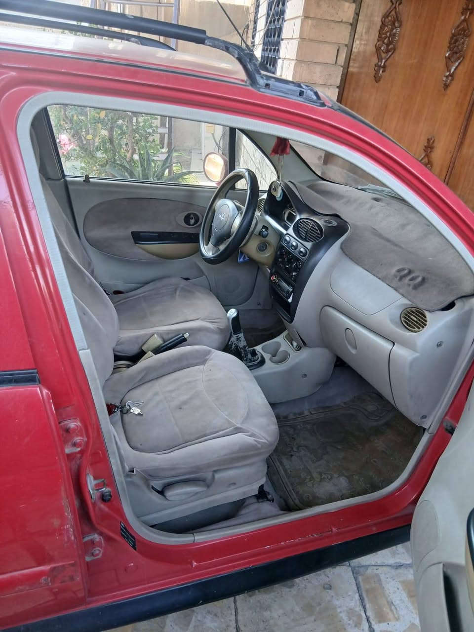 السلام عليكم سياره QQ للبيع موديل ٢٠١٢ السعر 28$ وبيها مجال 
للتواصل ***********
