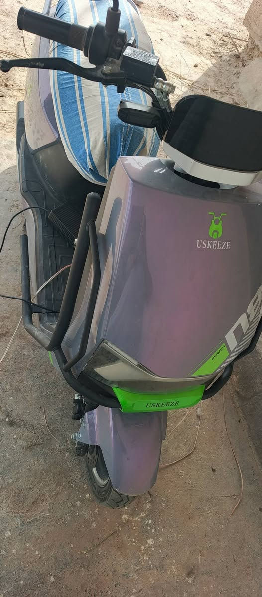 السلام عليكم
دراجه شحن للبيع..

المواصفات

اربع سرع مع نضام السبورت

بلوتوث

عدد البطاريات 6

نشرات جانبيه

مع كارتين تشغيل وتشغيل عبر الهاتف NFC

شاشه دیجتال

مانع انزلاق

مثبت سرعة

نضام الرجوع للخلف R

نضام الانذار للسرقه

السعر 850 بيها مجال


**إذا كنت صاحب هذا الإعلان وتريد حذفه لأي سبب، رجاءا أرسل رسالة إلى الدعم الفني**