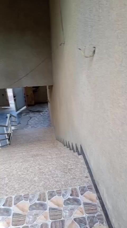 سلام عليكم يوجد  شقه طابق اول للايجار في منطقة حي العدل  بضهر اسواق الربيع  مساحته ١٢٠م واسعه جدا  تحتوي عل مطبخ وصاله و٤ غرف نوم وصحيات وسطح مع وماطور وسخان وخط نت مجانا 🌸 للاستفسار الاتصال على الرقم *********** او *********** مكتب اليقين لعوائل فقط
