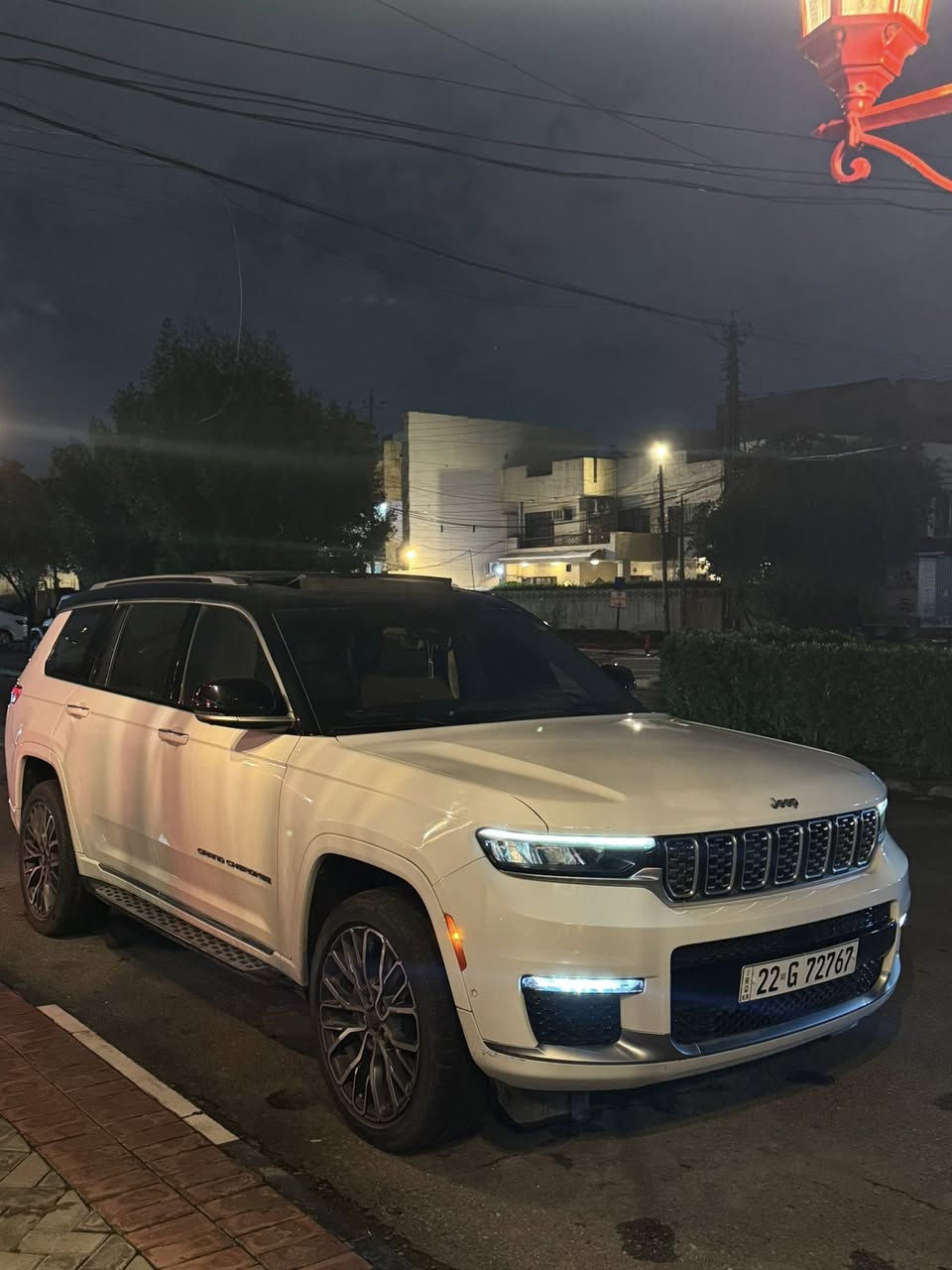 السلام عليكم 
جيب سومت خليجي وكالة هارلم 
موديل 2022
V8 5.7 
ماشيه 48 الف كيلو 
مواصفاتها 
٣ شاشات 
كشنات مساج تدفئة وتبريد 
سستم صوت ماكنتوش 
كامرات 360 وكامرة بلمرايه 
جكات 
رادارات 
قياده ذاتيه 
السياره اعلى فئة بلJeep
السعر 45,000$ وبيها مجال 
الرقم للاتصال ***********
