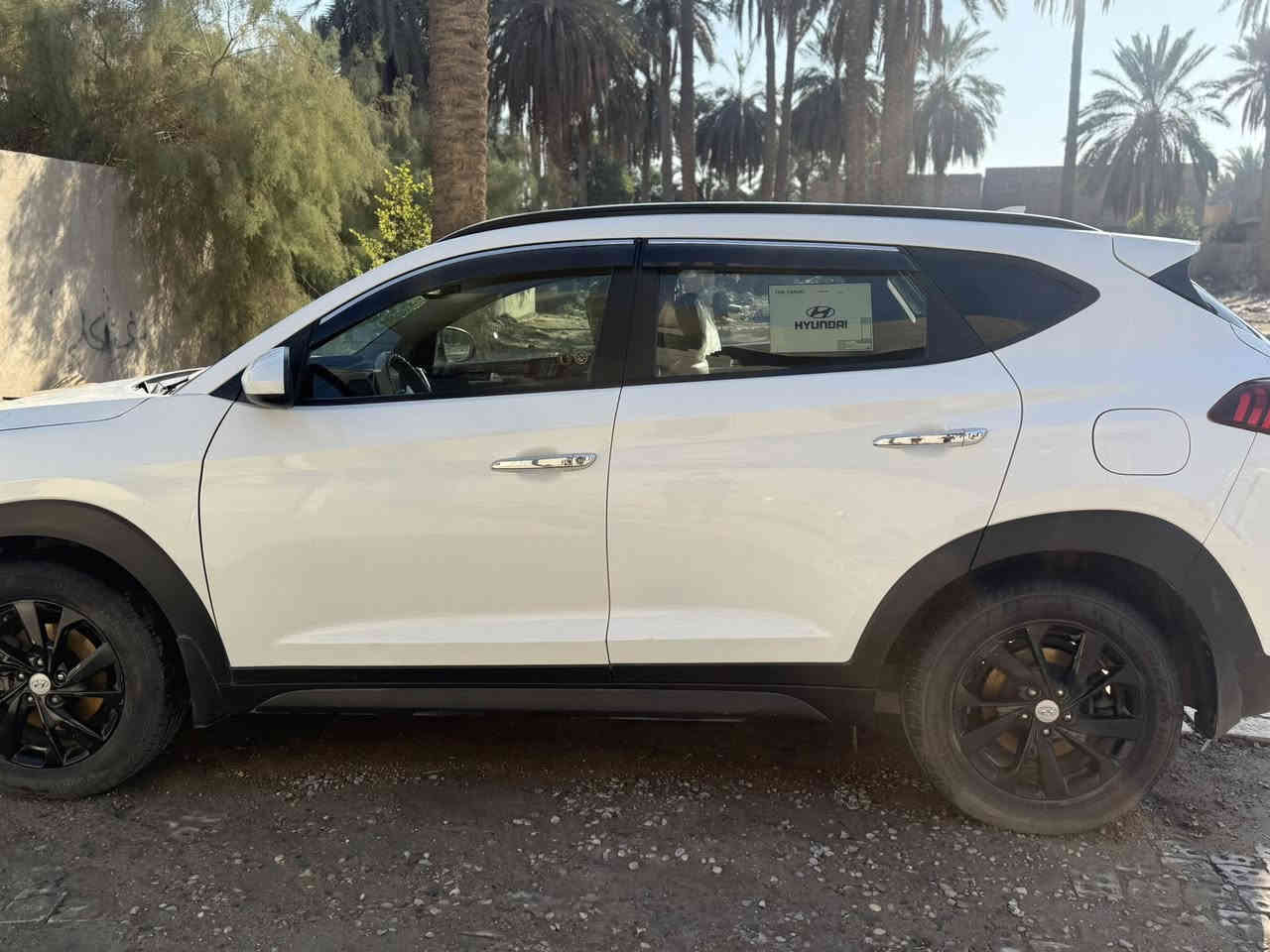 سيارة توسان موديل 2019 وارد أمريكي بيها طخة خفيفة بلباب سونارها من اميركا سعرها 180 وبيها مجال الرقم *********** العنوان المدائن سلمان باك
