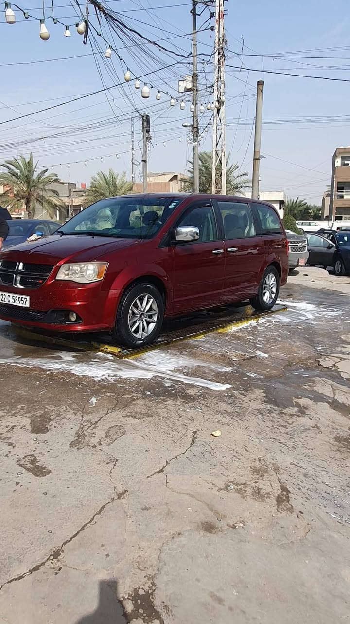 دوج كرفان 2017
تبريد 3قطع 
شاشه كامره خلفيه 
تحكم ستيرن ومثبت سرعه
منظومه زنون 
كشنات مخمل 
صدر جديد 
أبواب ميكانيك 
رقم اربيل باسمي 

العنوان بغداد بسمايه 

السعر  153

للاستفسار 
***********
