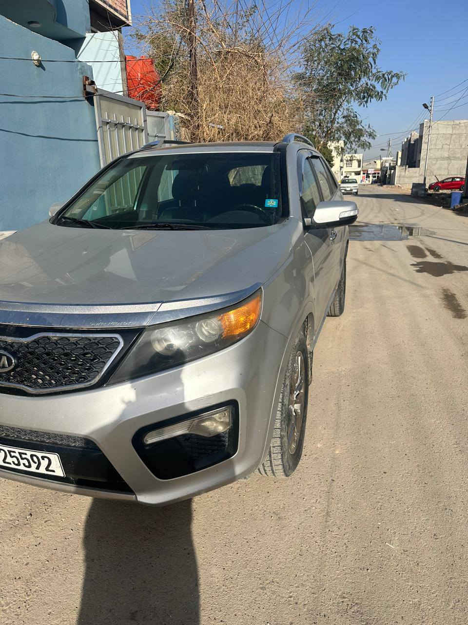 السلام عليكم
سورنتو 2011

XL

فول مواصفات

محرك 6سلندر

7راكب

فور ويل

كشنات كهرباء

كشنات جلد 

بانوراما

بصمه تشغيل

بصمه ابواب 

كشنات تدفئه

داخلها جلد اسود

السياره ليبل واحد 

صبغ بنيد بدون حادث وباب خلف السكن وشويه من باب السائق

***********

السعر135
