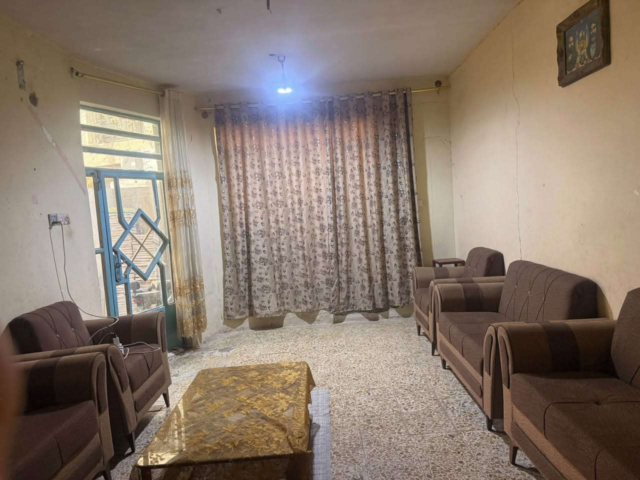 بيت للبيع المكان جسر دياله القديم  
المساحه 162 متر  ***********
***********
