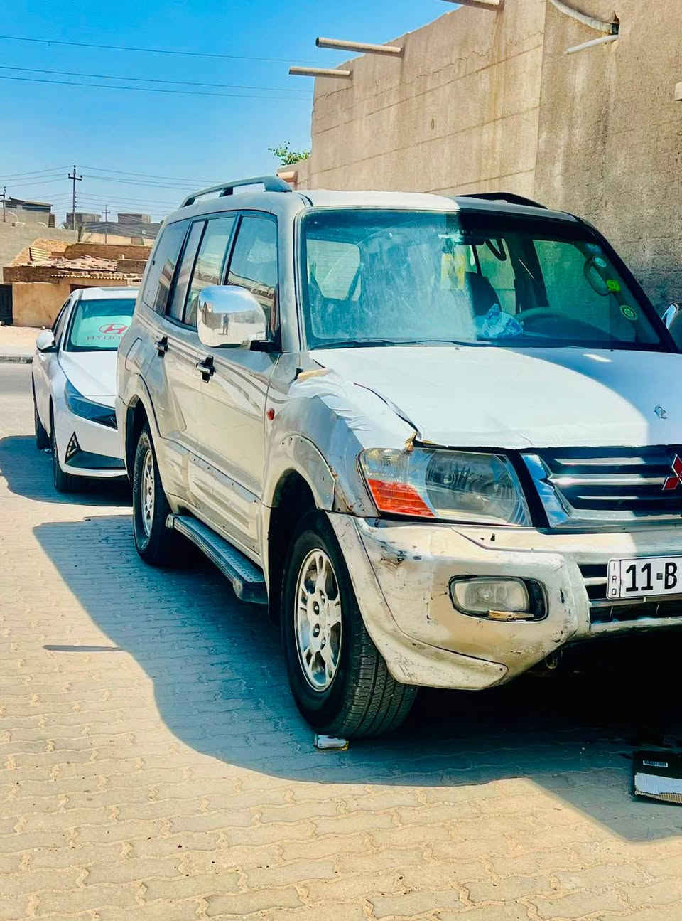 السلام عليكم 
باجيرو موديل 2002 فول مواصفات سيارة رقم بغداد باسمي تحويل مباشر السنوية تنتهي 2030 
حدادية الخلفية جديدة الامامية نص عمر تبريد شغال ثلج السيارة مابيها لا ضربة ولا صبغ على صبغها البلادي السيارة خير من الله شغل واطلع وين ما تريد للبيع او مراوس حسب القناعة 
السعر 65 وبيها مجال 
لتفاصيل اكثر اتصال او مراسلة واتساب على رقم *********** البصرة, العراق
