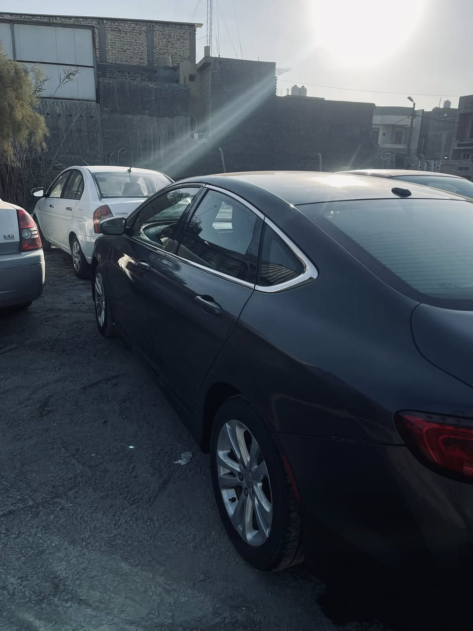2.4 L C200 موديل 15
وارد امريكي  حادثها بس جاملغ  وبالعراق البنيد خشمه بي بارد 
مواصفاتها عادية مكينة وكير كفالة السيارة مابيها نقوصات  صدرها الخلفي شويه تعبان يرادله تبديل 
السياره عليها لد متغير جميع الالوان  عن طريق التطبيق مالته
مكاني الحلة المركز 
السيارة باسمي 
السعر : 95وبيها مجال 
***********
