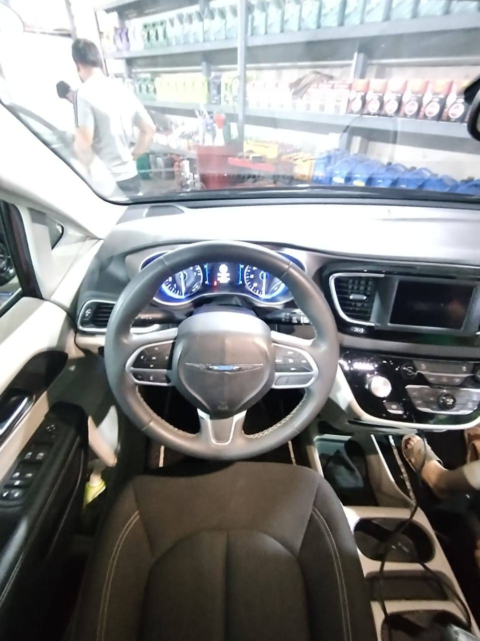 سلام عليكم
باسفيكا فيوجر 2023
سياره جاهزه وجديده
رقم أربيل اجره
حادثه فقط جاملغ ومصلح ع بارد السياره بدون صبغ
السعر 220 وبيه مجال
للإستفسار الاتصال
*********** أبو علي
