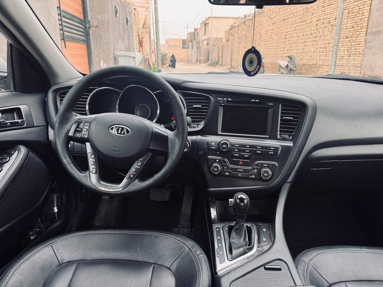 سلام عليكم
كصه جنطه 
سياره جديده كارتون مكينه كير حداديه تبريد كله جديد 
امتومه بصره
سعر ٥١
وترهم امراوس النترا
عنوان ناصريه مركز 
***********
