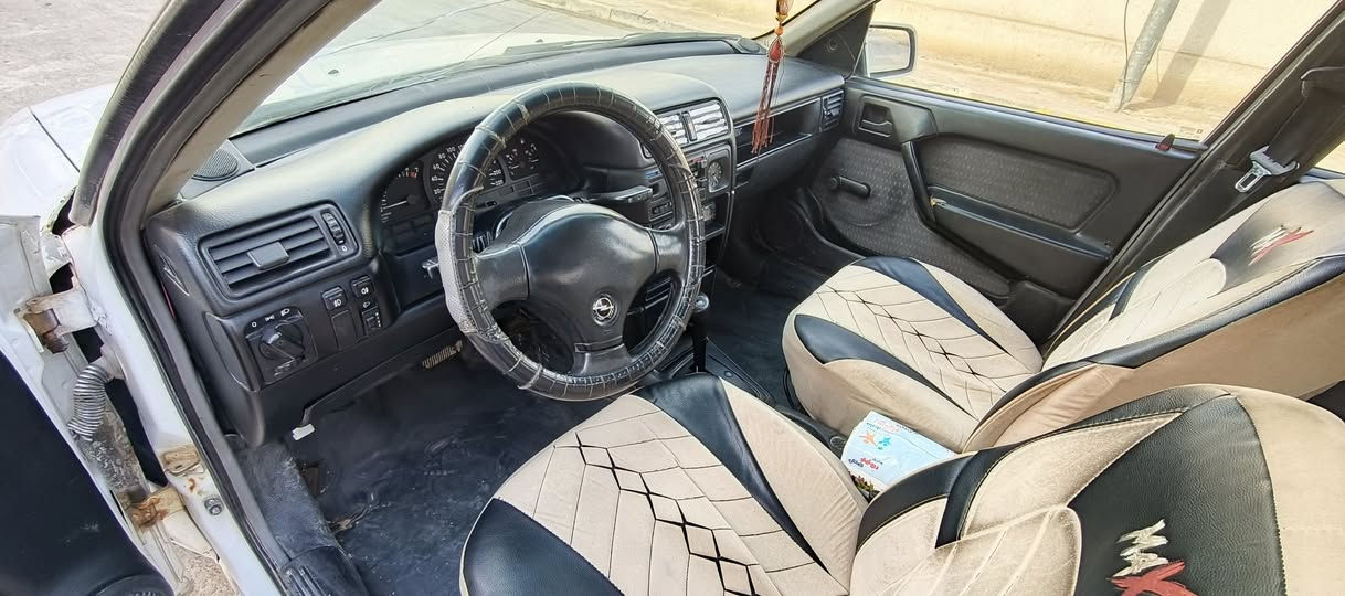 اوبل فكترا موديل 92 محرك18 كير اوتوماتيك خياس مبين بالدوسات والصندوق سنويه عظم لوحة بيضه رقم بابل كير شرط محرك صرف قليل كابون بنزين موجود السعر 39 ورقة ومجال بسيط رقم ***********
