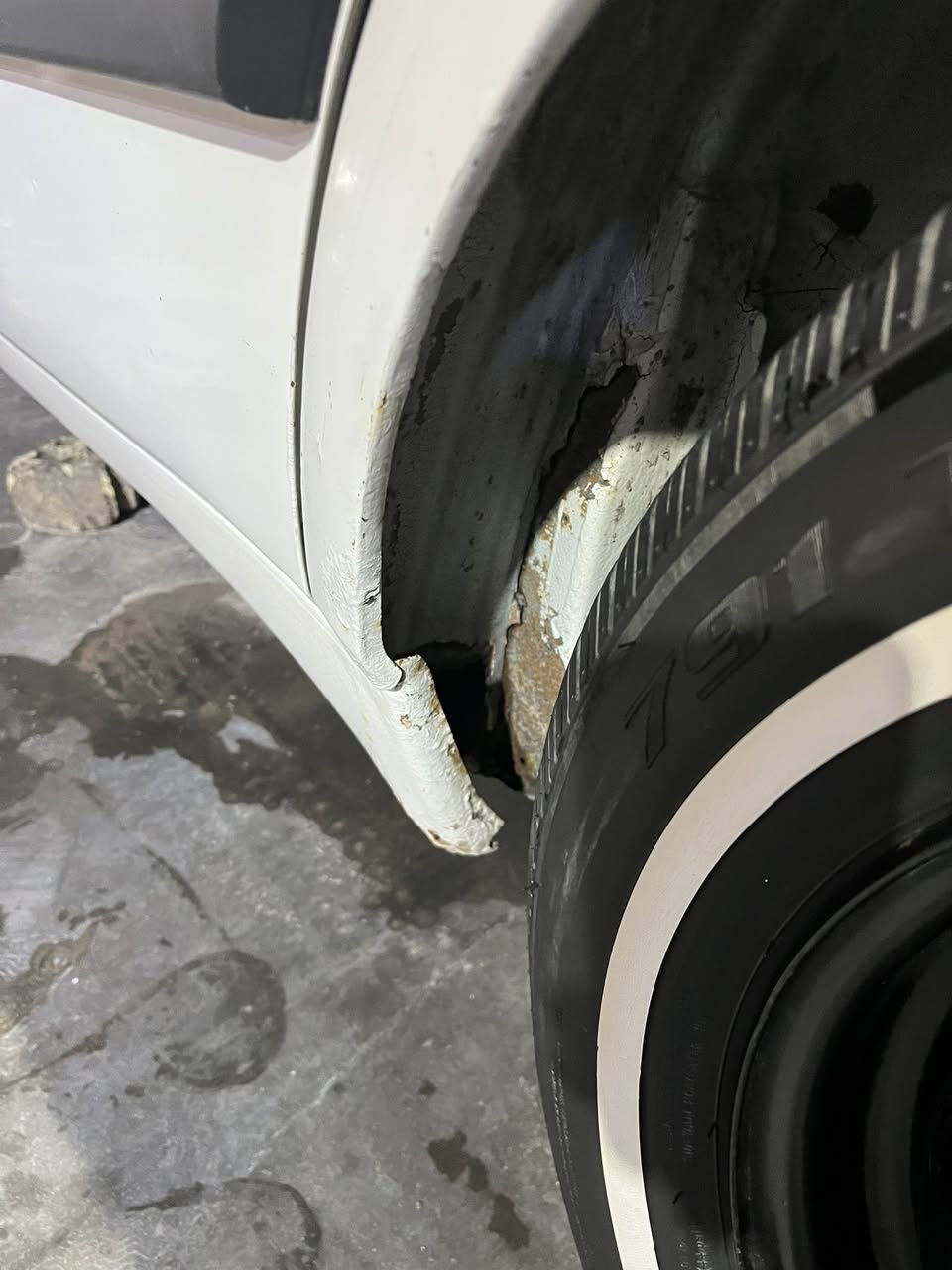 السلام عليكم بيجو موديل2010 سيارة مال بيت بسمنة تبريد تدفئة مكينة مكفولة تخم تاير كهربائيات بلادية صدر جديد السعر 38 بيهة مجال رقم دولي سنوية 26 شهر 4 مكان السيارة الزعفرانية رقم التليفون ***********
