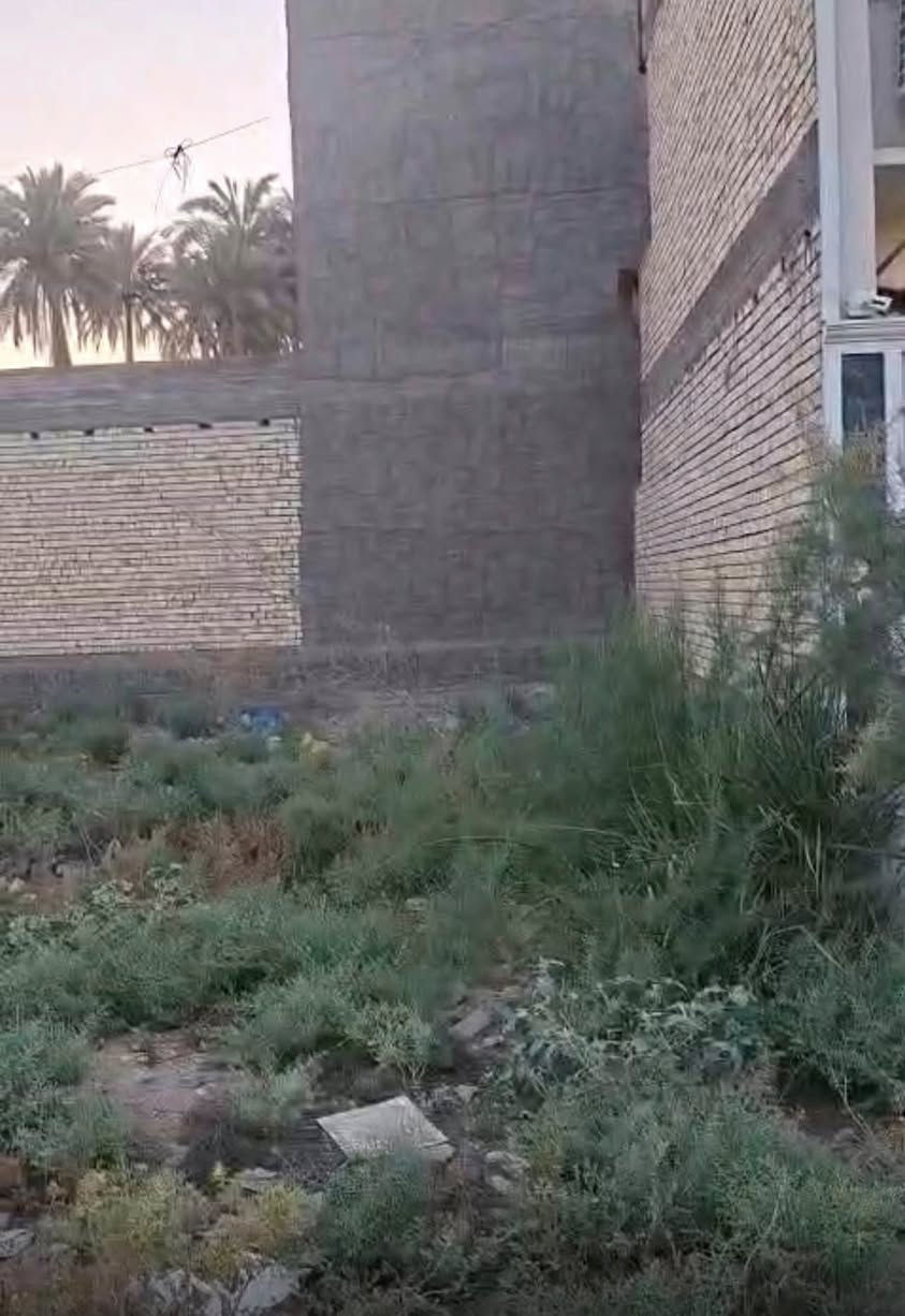قطعة ارض للبيع المساحة ٥٠ متر نزال صالح مصطفى سعر مناسب للتواصل ***********
