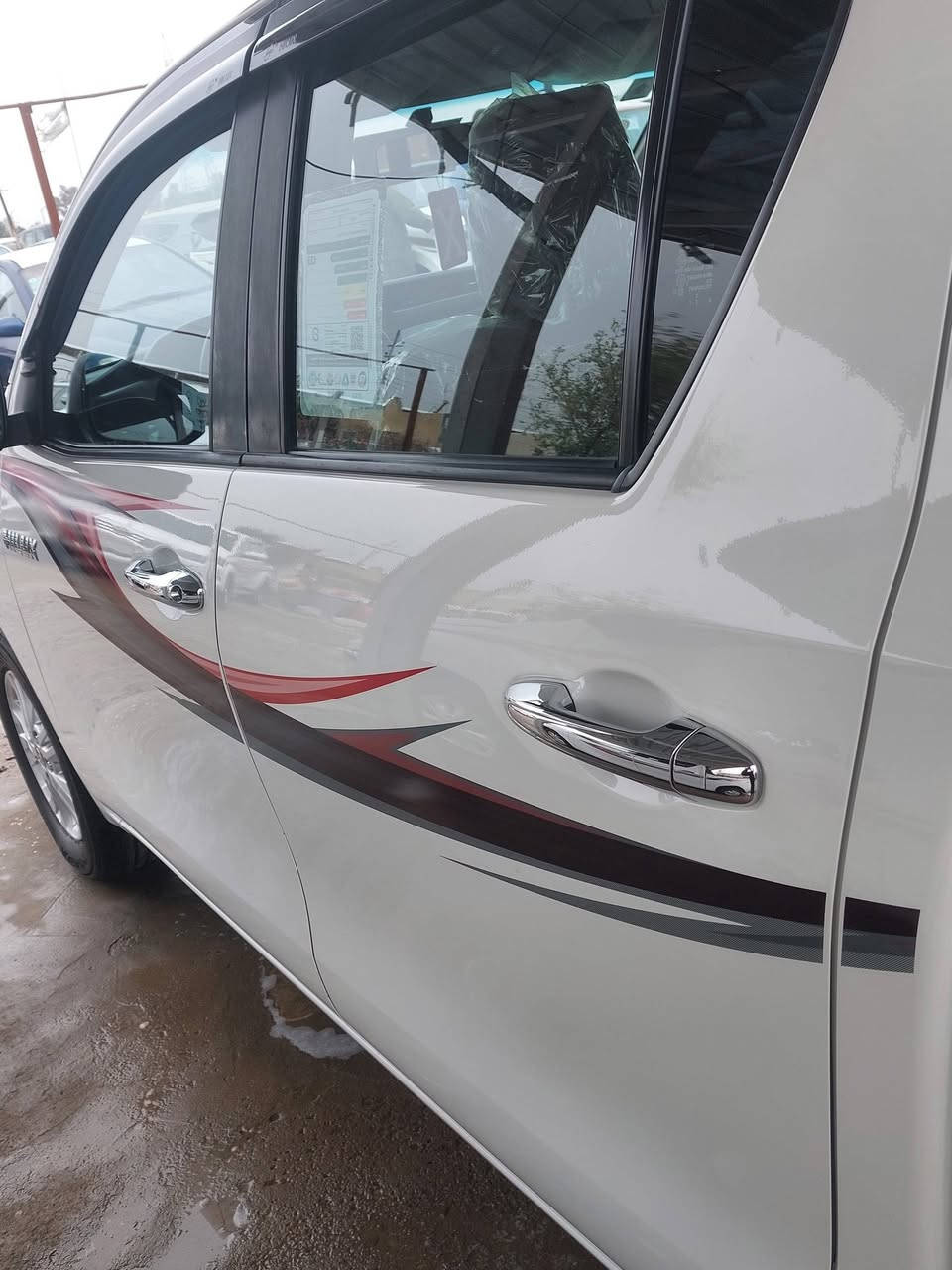 سلام عليكم فلاونزه ٢٠٢٣ كويتي فول موصفات كفاله عامه تبريد لمس تحكم داخل صاج تبريد قطعتين رقم دولي سنويه مجدده ٢٩ ماشيه ٨١الف مكان ذي قار الرفاعي  لاتصال ***********
