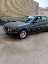 بي ام دبليو 525 • مسكر عدل • كربلاء