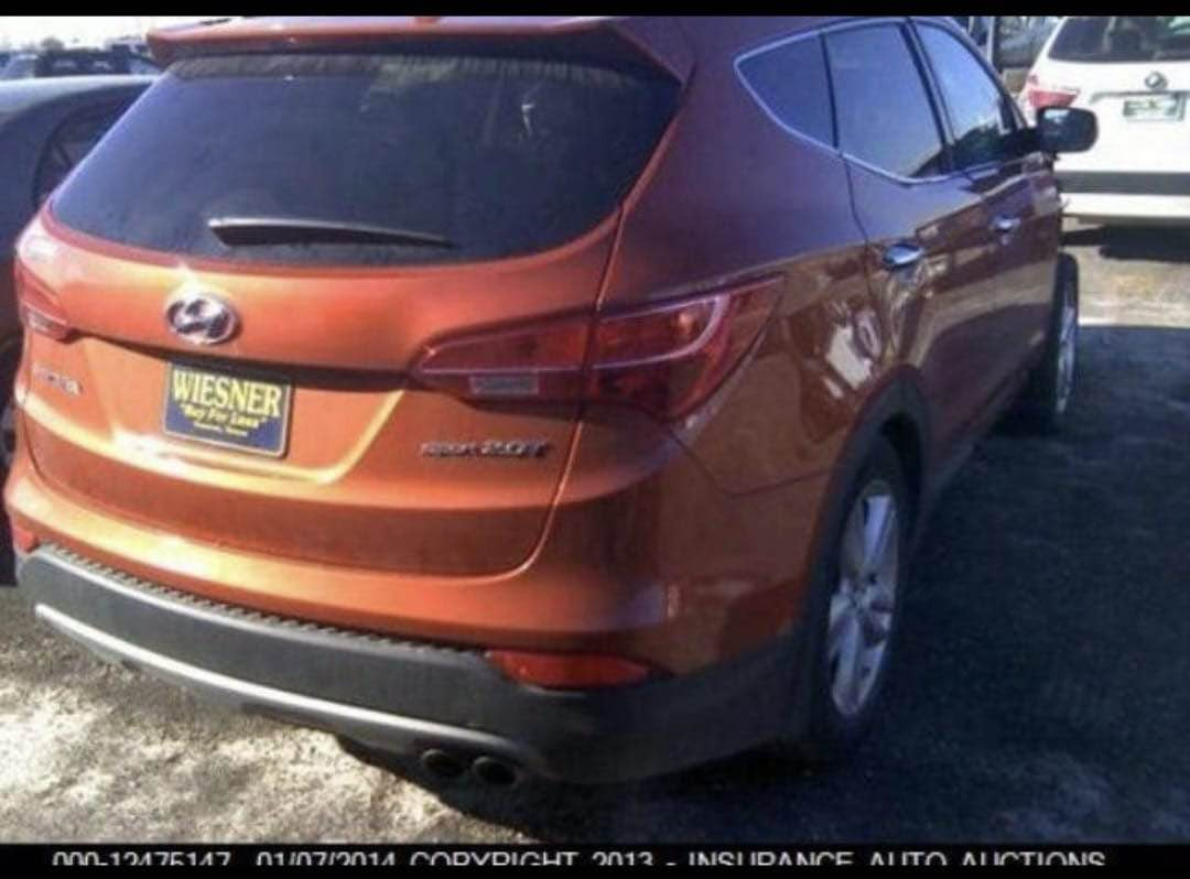 سنتافيا 2013 وارد امريكي 4 سلندر محرك 2000 تيربو حادثها جاملغ الايمن فقط فول مواصفات عدا الفتحة بيها صبغ جاملغ ايمن وقبق الجنطة والدعامية الامامية فقط 
سيارة جاهزة ومابيها نقص صور الحادث موجودة والسونار موجود السعر 135 وبيها مجال العنوان بغداد الحسينية 
*********** بغداد, العراق
