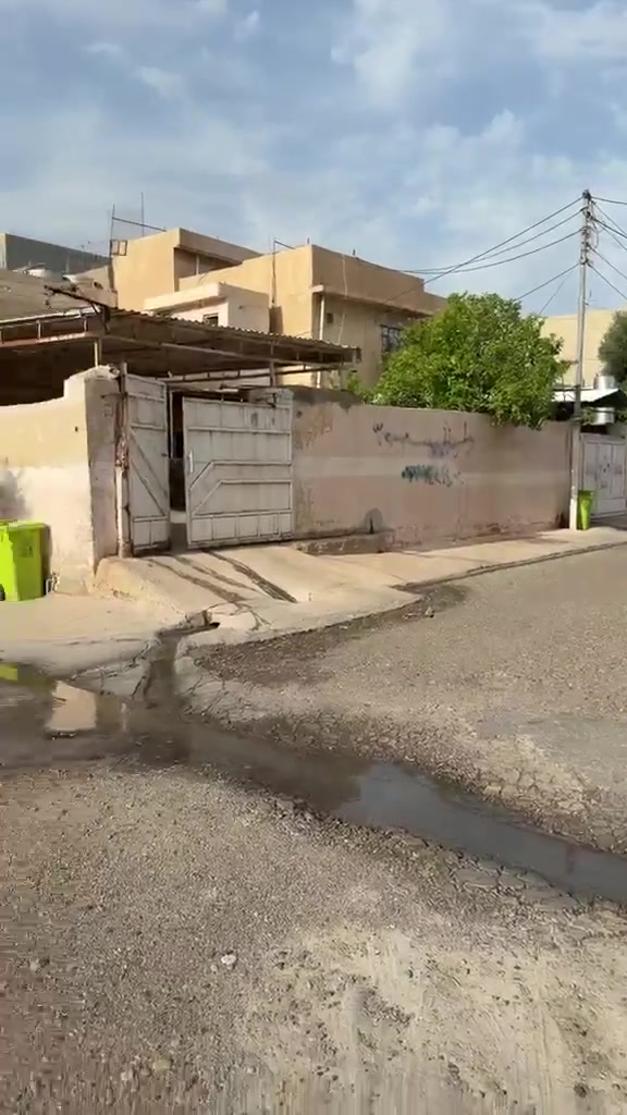 بيت للبيع بناء قديم طابو في حي الشهداء مساحة ٣١٦م واجهتين ١٦ واجهة عمق ٣٠والثانية العكس أمامه حديقة سعره ٢٦٠ مليون مع المجال علما البيت قرار قاضي@
للاستفسار أكثر مكتب تبارك الرحمن  ***********
***********@
