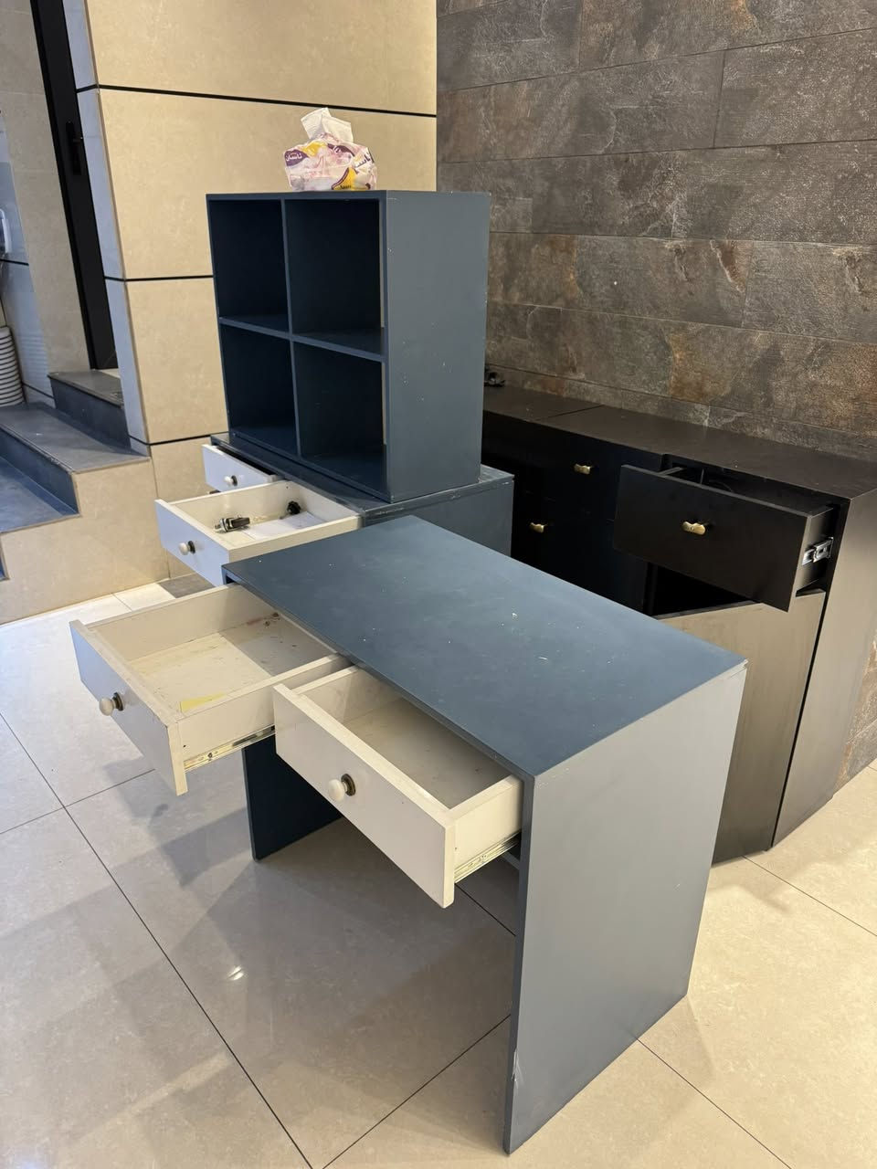 مجرات وملاحق خشب ثقيل جداً وبجودة عالية سكك كلش ثقيلة وتركية للبيع للتواصل
***********
