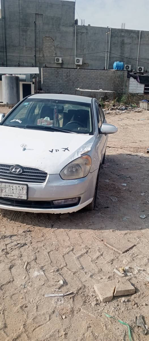 اكسنت 2009 للمراوس فقط بالنترا أو افانتي انطي فرق قليل لان سياره بدون صبغ فقط بارد بالصفحتين  

***********
