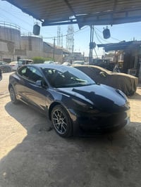 تسلا موديل ٢٣ وارد امريكي الجيل ٣ ماشيه ١٠ حادثهه مثل مموضح بصور بسمي ...