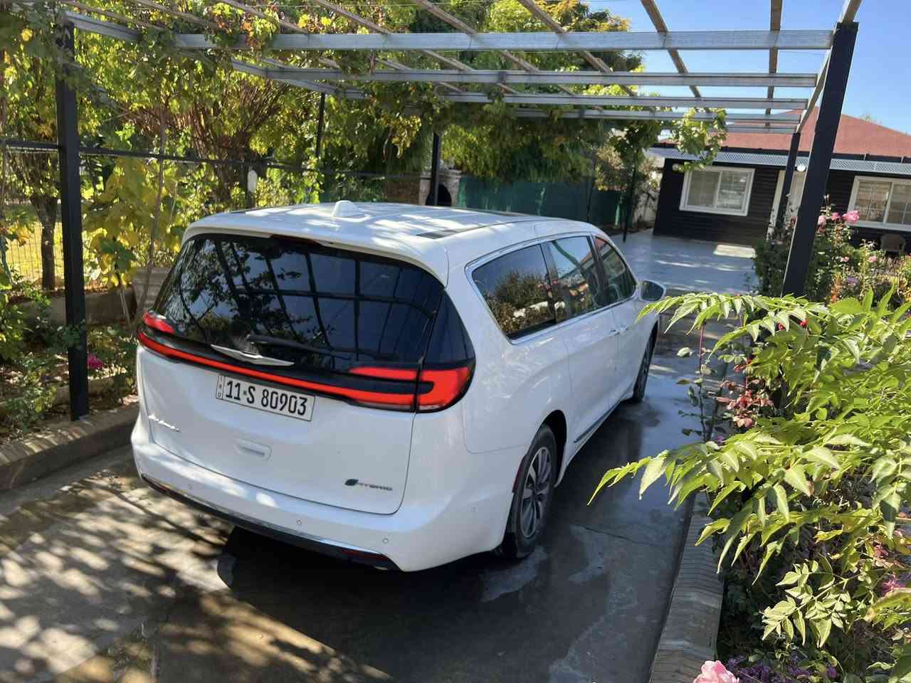 سلام عليكم 
باسفيكا ٢٠٢٢ هايبرد بلك ان  ماشيه٥٥ الف  حادثها جاملغ ونصف الباب بدون اي دواخل  السياره فول الفول للاخير
بانوراما واوتو بارك وكشنات تدفئه تبريد وشاشات خلفيه وريمونت تحكم مثل التلفزيون  
للعلم شاحنتها الاصليه وياها وطبعا ممجوده عدنا بالسوك.(تربطها على اي نقطه كهرباء بدون اي تحويلات ) ومنفاخ التايرات ايضا الاصلي مالها 
السعر٢٥ الف 
***********
