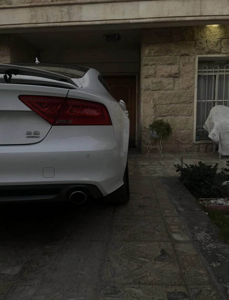 اودي A7 S line 2018
رقم بغداد بأسمي 
السيارة خليجية فول مواصفات
محرك ٦ سلندر بدون سوبر المرغوب
حجم المحرك 2.8 
سرعه السياره 300 كم 
عدد نمر الكير 7 
4 بصمات 
كاميرا خلفيه 
حساسات امامي +خلفي محيطيه 
زراكات امامية
رادار امامي 
تبريد مركزي ٤ قطع بالامام و ٤ بالخلف
هاند بريك بصمه 
مري شفط
الابواب كلها شفط نظام soft close
جناح خلفي كهربائي اوتو + تحكم يدوي 
الجنطة كهرباء
نظام Quattro حصراً لسيارات الاودي
اطفاء المحرك بالازدحام automatically switched off
فتحة
شاشة قلاب مع امكانية عرض فيديو
سستم صوت عملاق 
نظام iso لحماية مقاعد الاطفال
نظام ملاحة
شفتات ستيرن
لايت زنون بلاد  
لايت متحرك مع الستيرن
اضاءة لد خلفي امامي نضام الترحيب 
انارة داخلية لون ابيض 
ميموري كشنات + كشنات كهرباء الامامية
وبعد مواصفات بيها 
السيارة  1 / 1 
عليها ادامه كامله للمكينه وللكير 
سيارة جاهزة للاخير بيها نواقص جدا بسيطه 
بيها ضربة هنا بالعراق طرف البنيد والجاملغ بدون اي ايرباك وموجوده صور الضربه  جدا بسيطه وموجود سونار
ترهم بيع او مراوس 
للتواصل ***********
