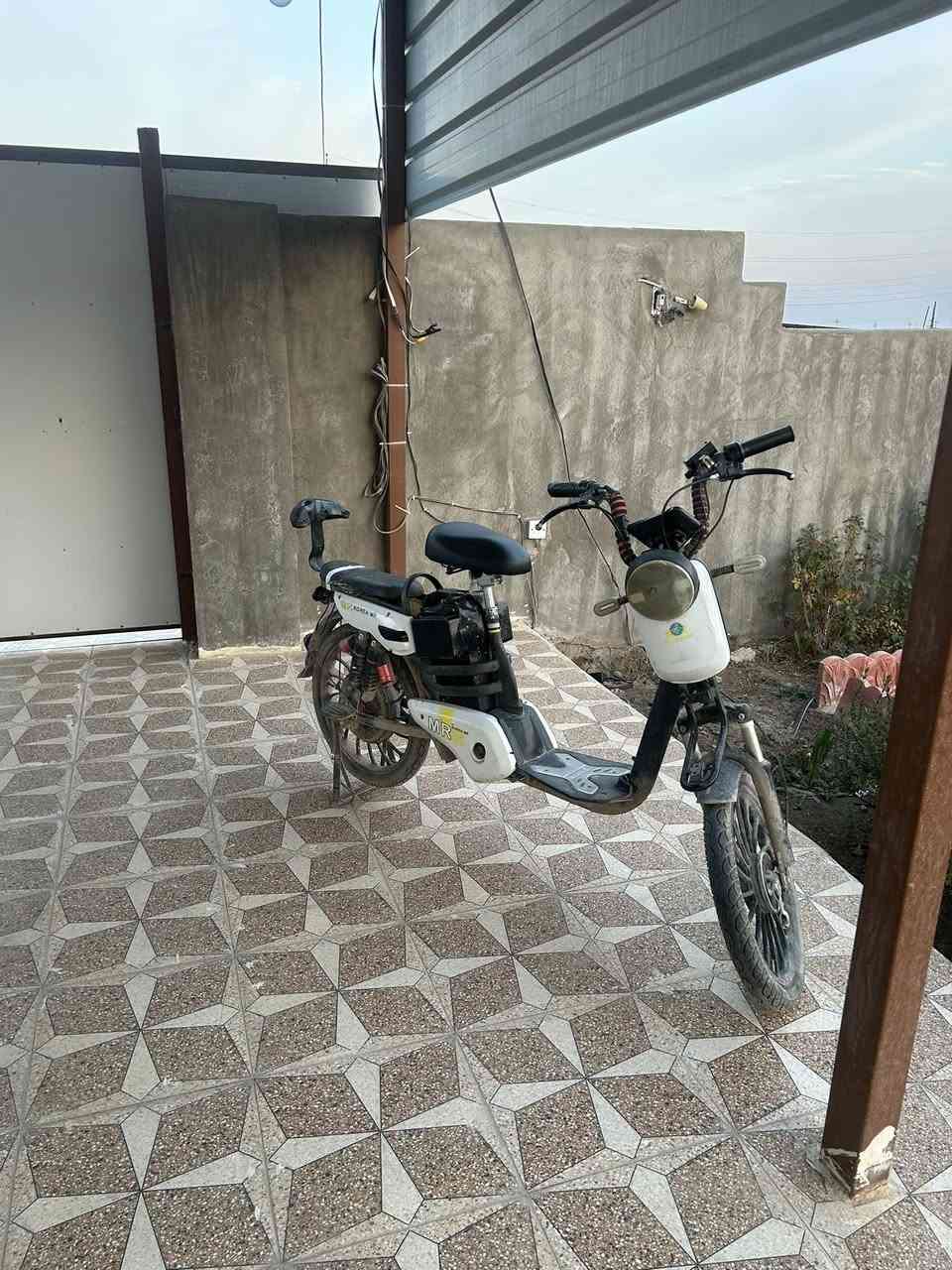 السلام عليكم . موجود ماطور شحن للبيع كامل مكمل من كلشي السعر 250 الف وبي مجال قليل ***********
