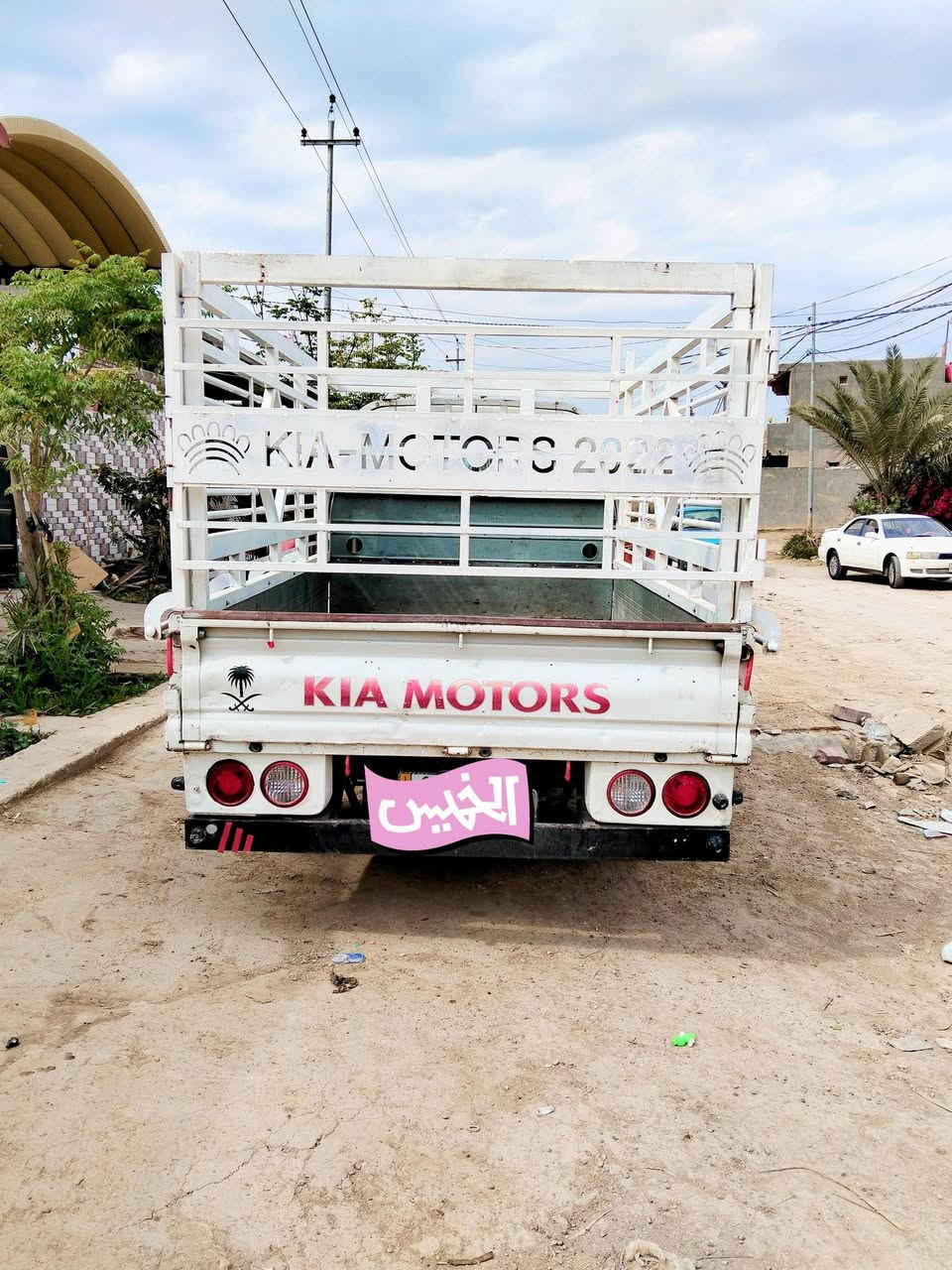 سلام عليكم عندي كيا مديل 2012رقم بابل نكليزي مكينه 2700مفتوح جاهزه للاخير عنواني  دوانيه قضاء المهناويه سعرها 100$وبيه مجال خابرني وتدلل ***********
