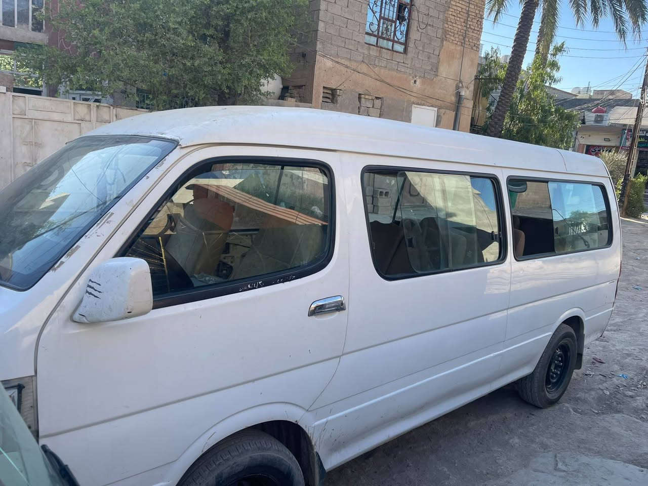 سلام عليكم جنبي للبيع السيارة نضيفة وخير من الله مناقصها اي شي كبل لشارع كير ومكينة شرط ضمان 
‏بيها الدعمة البصورة ومرجعة بارد السيارة حرة ممطلوبة
‏بيها مكينة 6 سلندر تحويل ثاني يوم رقم بغداد 
‏السعر 72 وبيها مجال 
‏
‏للتواصل : ***********
‏
